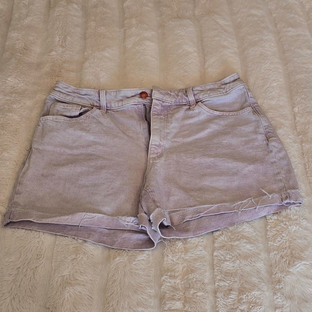 Universal Thread Denim Shorts Size 10 Light Purple Wash Cuffed Hem Casual - Picture 2 of 7